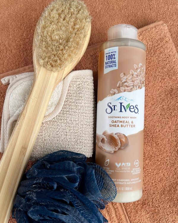 St.Ives Oatmeal & Shea Butter Body Wash 473ml